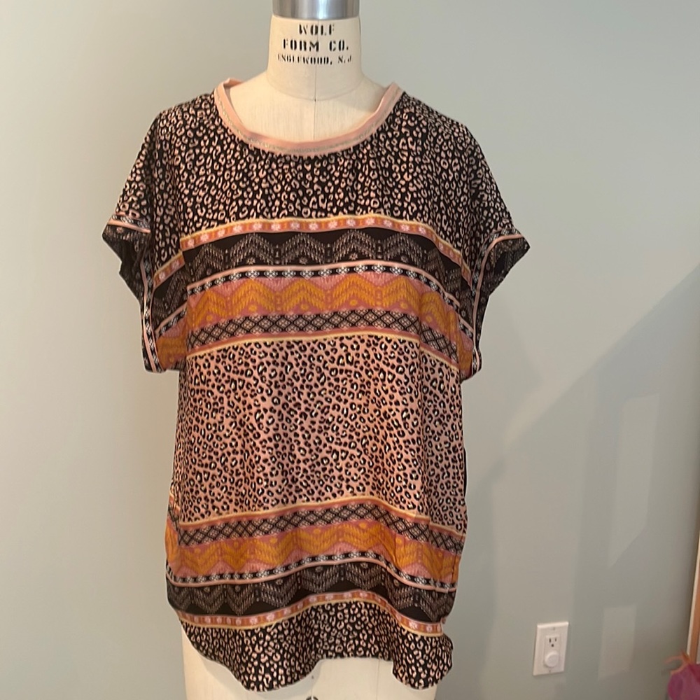 Women’s Democracy shirt size L NWT